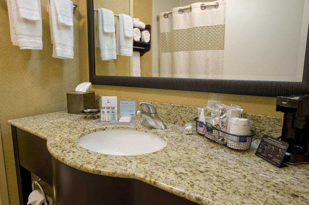 Hampton Inn Starkville Exteriör bild