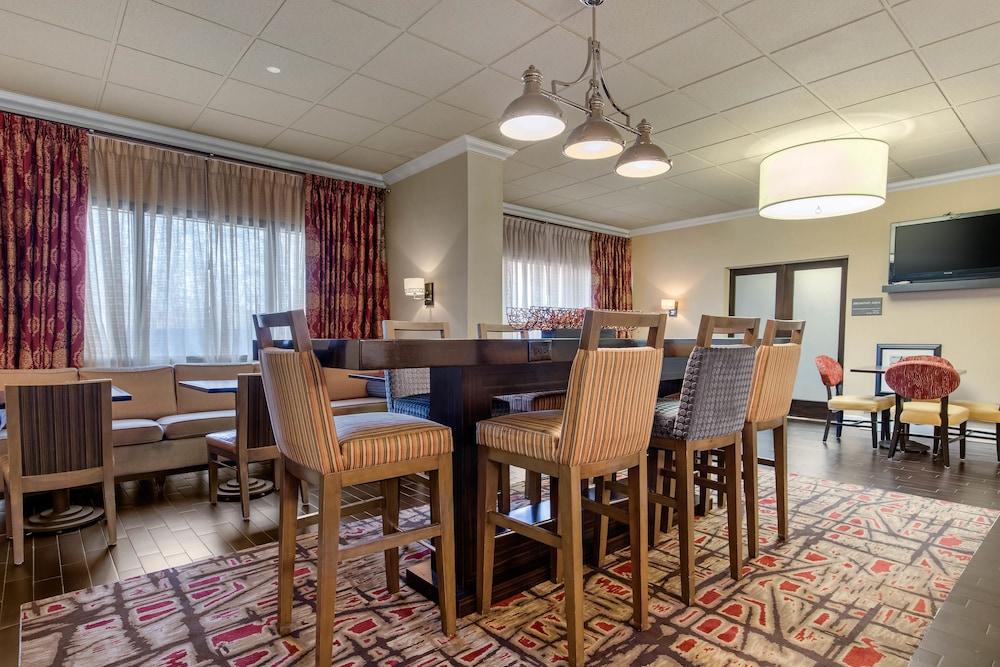 Hampton Inn Starkville Exteriör bild