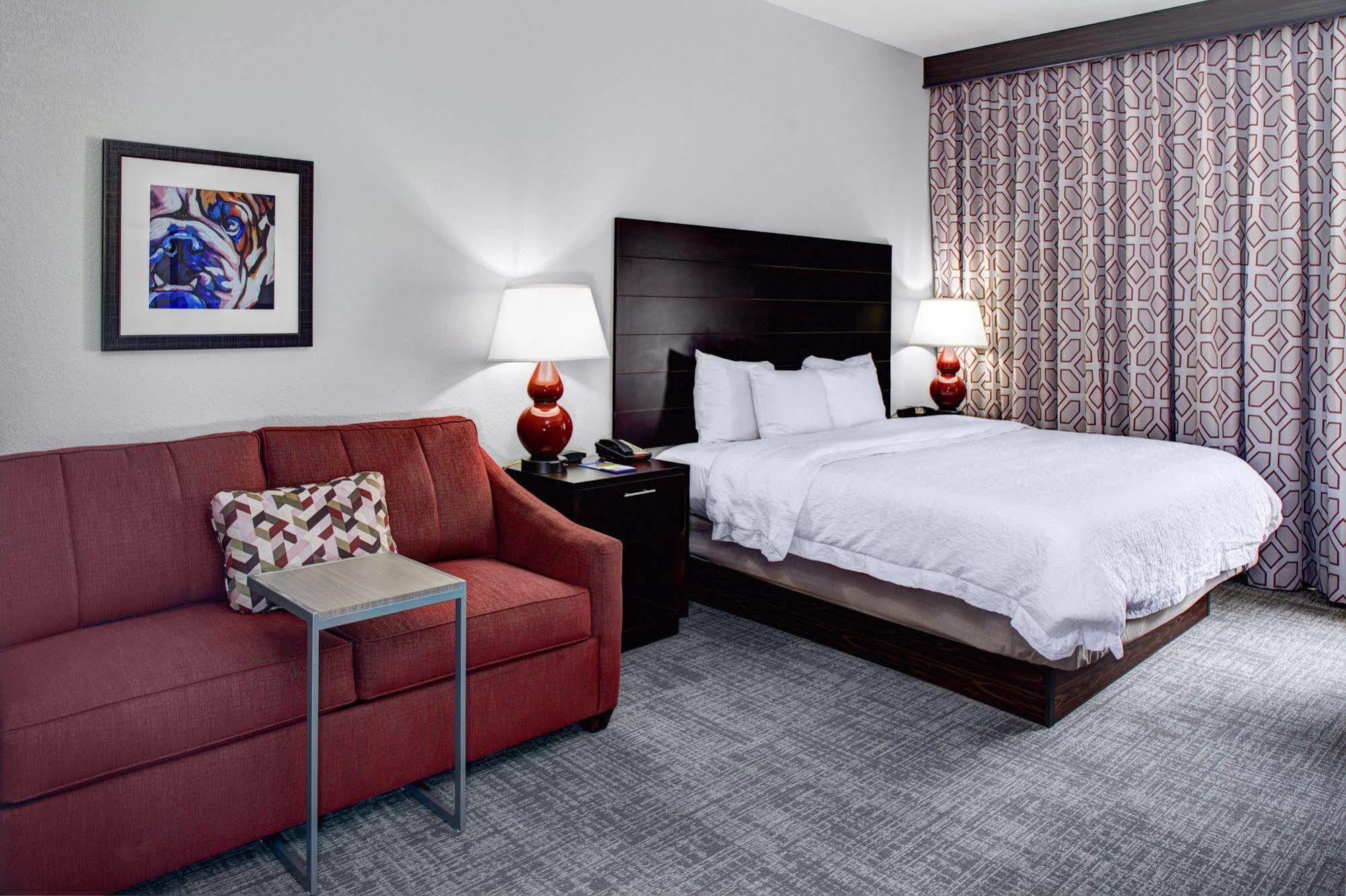 Hampton Inn Starkville Exteriör bild
