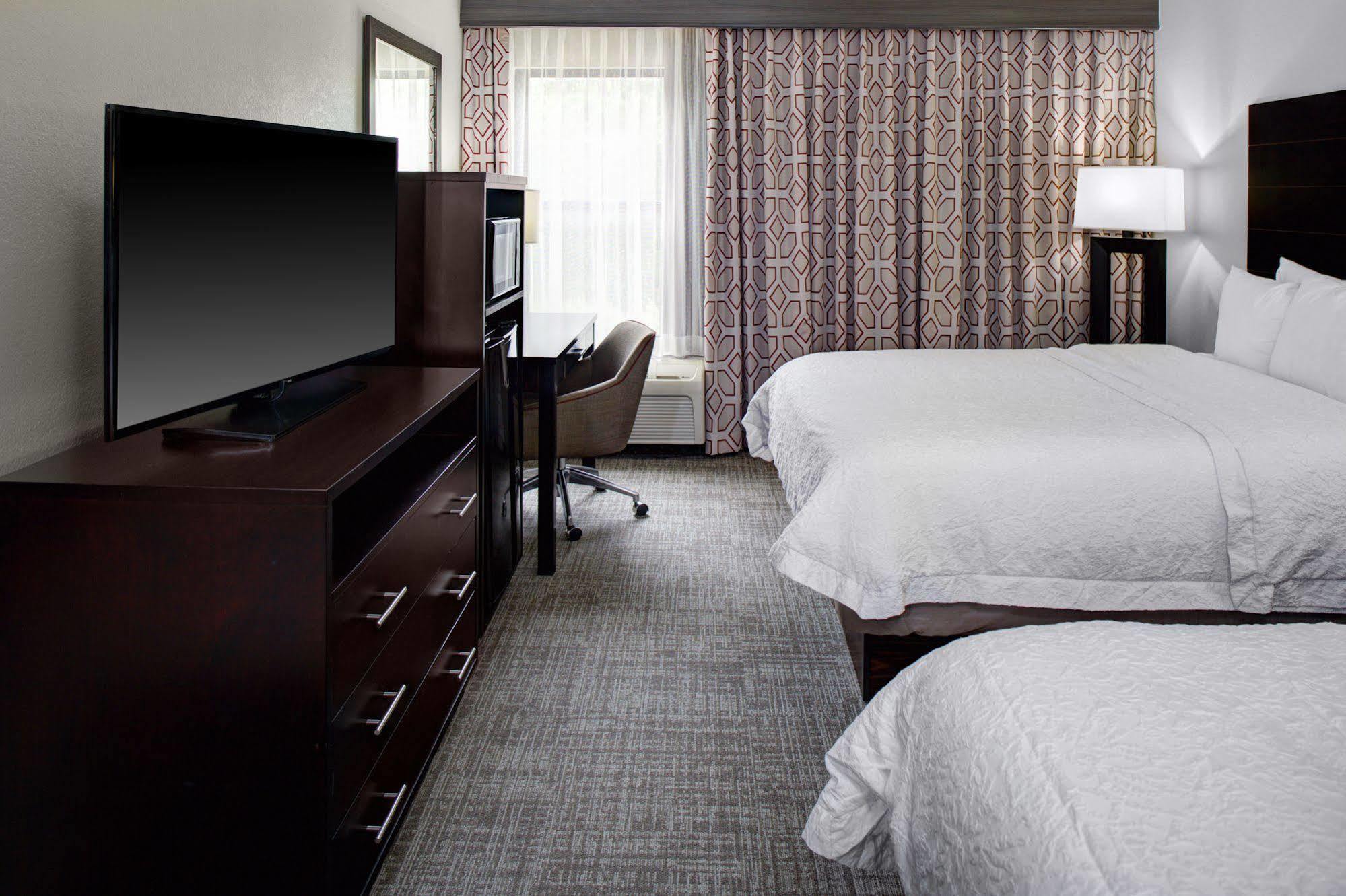 Hampton Inn Starkville Exteriör bild